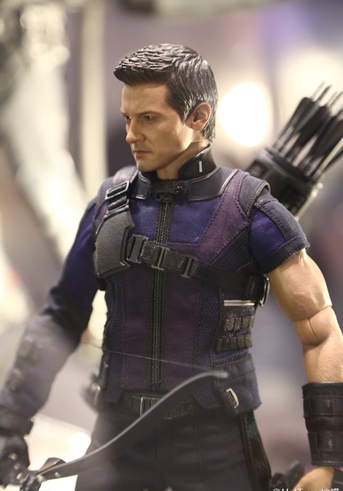[Hot Toys] Captain America: Civil War - Hawkeye  Attachment