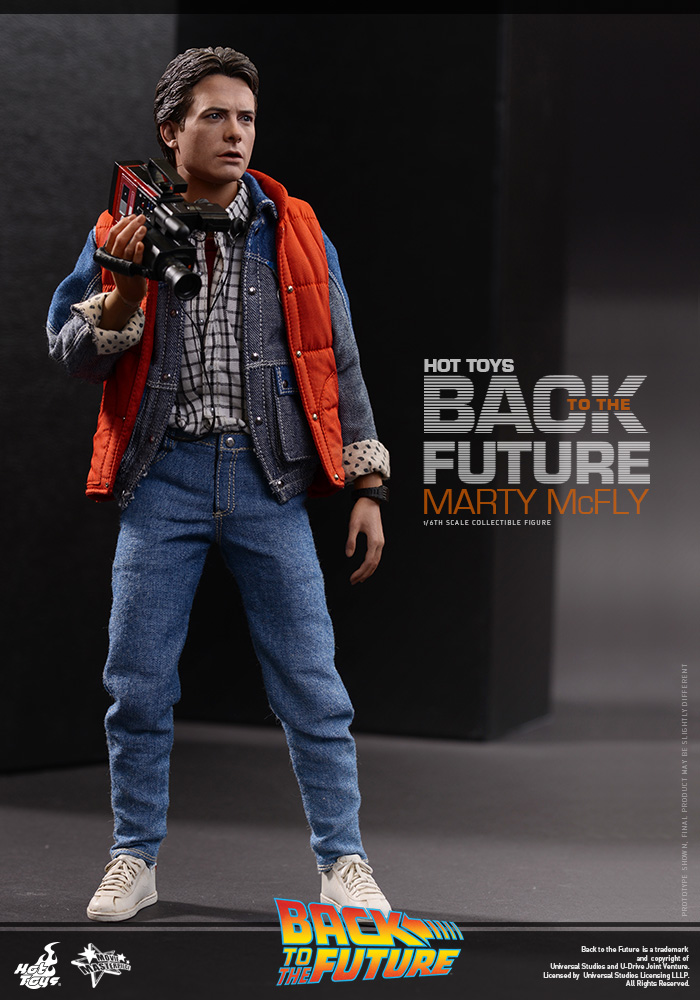 http://www.sideshowcollectors.com/images/Hot%20Toys%20-%20Back%20to%20the%20Future%20-%20Marty%20McFly%20Collectible_PR4.jpg